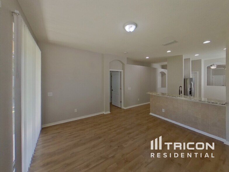 Building Photo - 10337 Avelar Ridge Dr