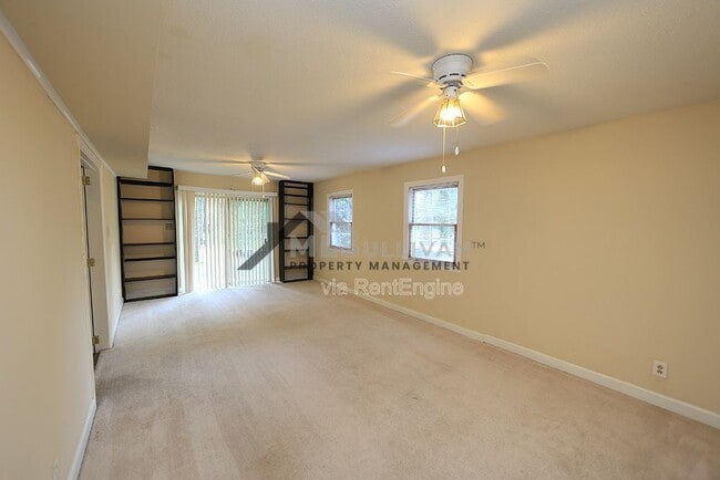 Building Photo - 304 Cheryl Ave