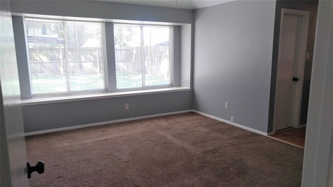 Building Photo - 3806 Pecan Cir