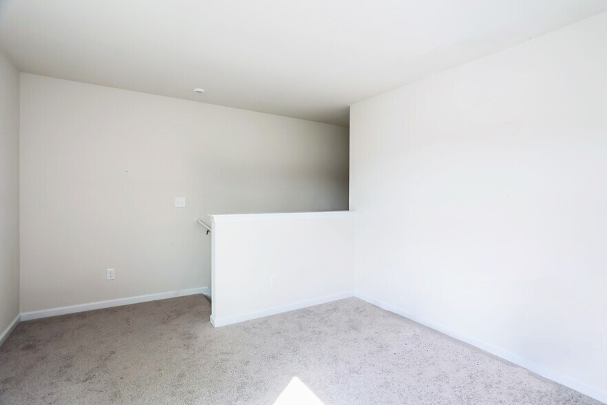 Building Photo - 112 Glendale Blvd