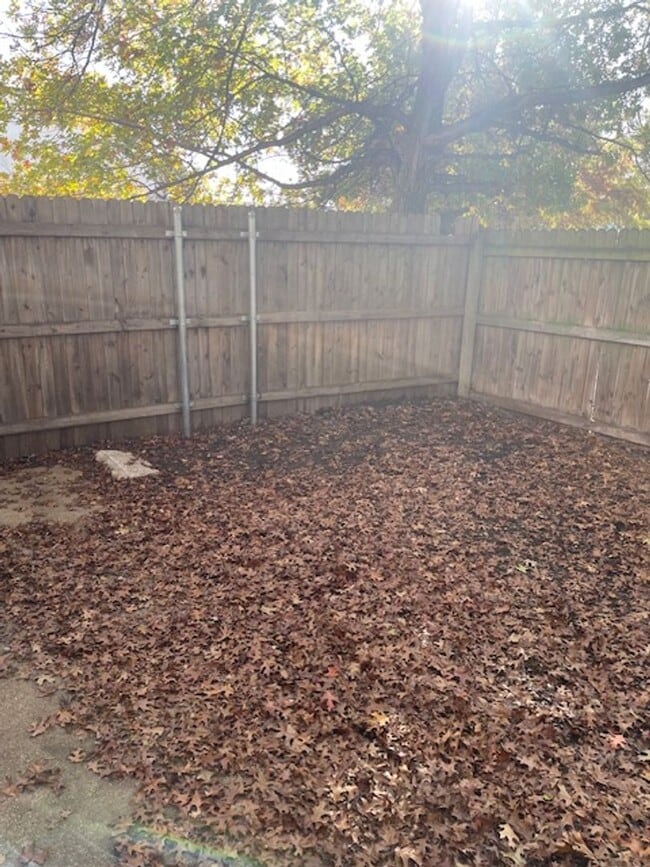 Building Photo - 708 Cooper N Ct