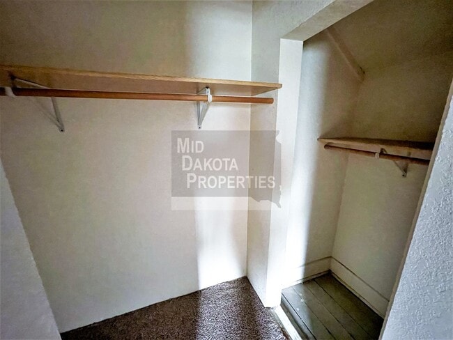 Building Photo - 420 E 6th Ave