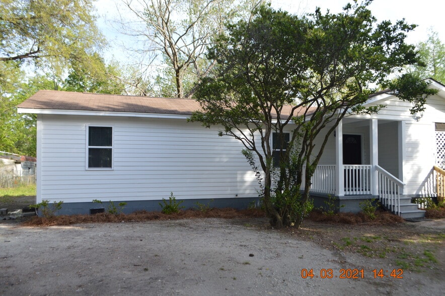 Newly Renovated - 106 Craven Rd