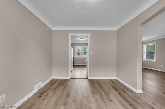 Building Photo - 10008 Edgepark Dr