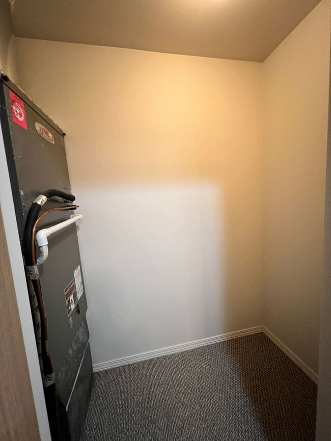 Building Photo - 1713 W Fern Dr