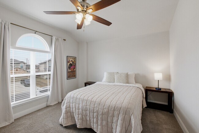 Building Photo - 8439 Knapp Rise