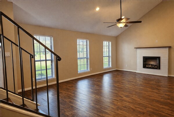 Building Photo - 25538 Sugar Valley Ln