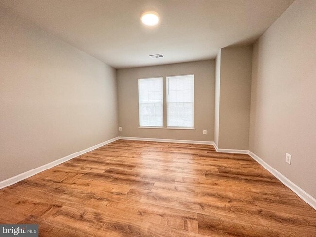 Building Photo - 6337 Littlefield Ct