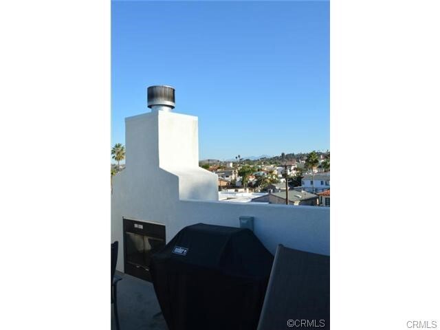 Building Photo - 408 Avenida Santa Barbara