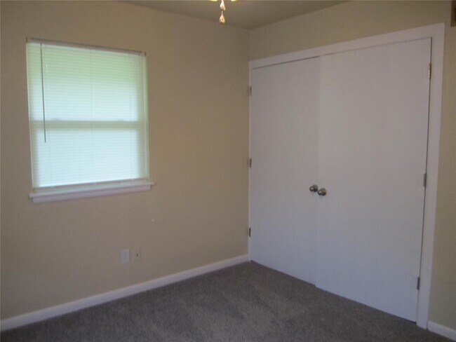 Building Photo - 1530 Melrose Dr