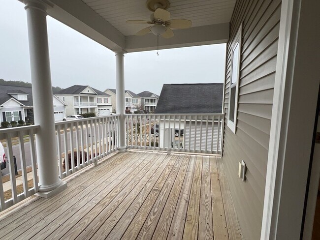 Building Photo - 579 Crossland Dr