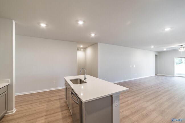 Building Photo - 14976 Greenleaf Dr