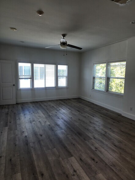 Building Photo - 119 S Westmoreland Ave