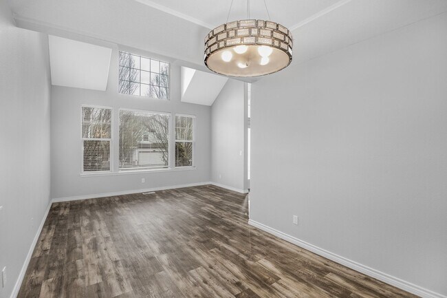 Building Photo - Discover Your Dream Home in Sterling Park!