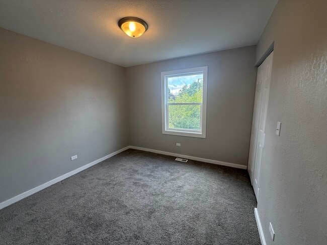 Building Photo - 1301 Lizabeth Ln