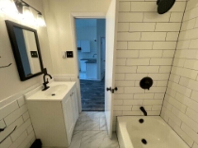 Building Photo - 34-36 Albany Avenue