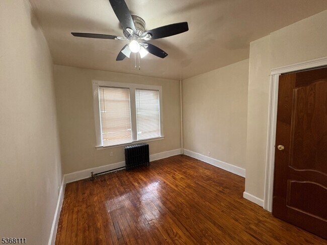 Building Photo - 479 S 20th St