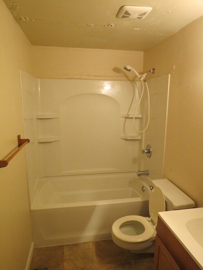 Building Photo - 1768 Hollow Run Dr