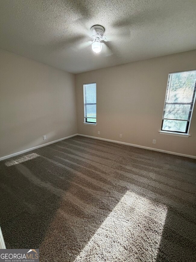 Building Photo - 107 Pineneedle Ct