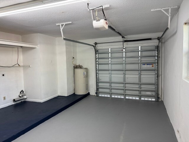 Building Photo - 6904 Doral
