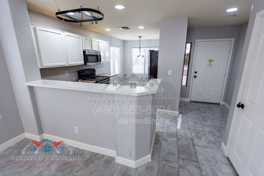 Building Photo - 2105 W Allens Peak Dr