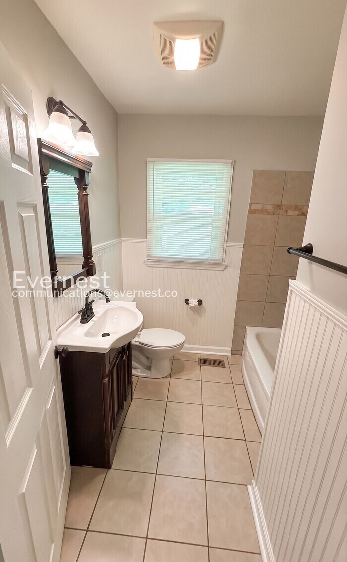 Building Photo - 3659 Thrushwood Dr