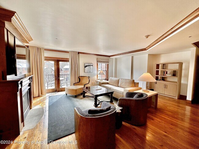 Building Photo - 415 E Dean St