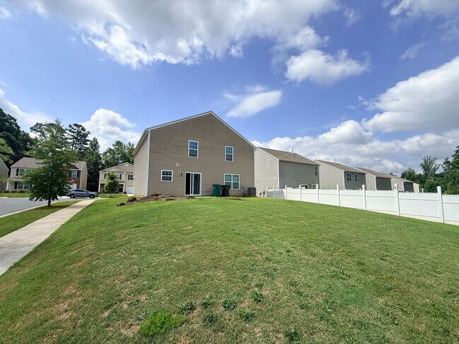 Building Photo - 508 Elmwood Pond Ct