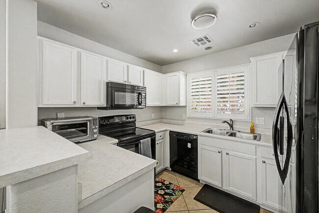 Building Photo - 6730 E Preston St