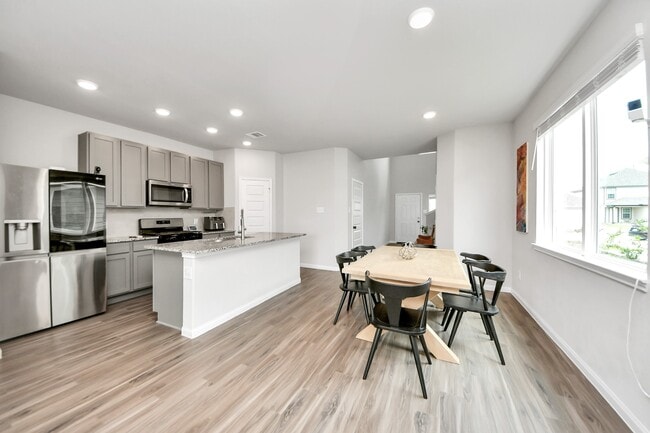 Building Photo - 2473 Carp Dr