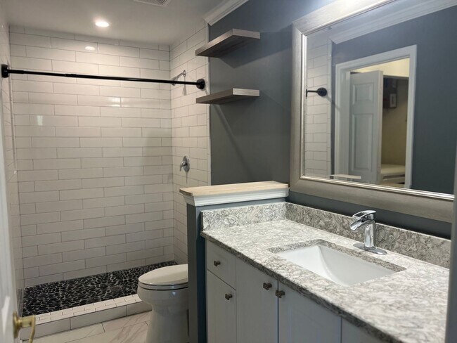 Building Photo - Beautifully Updated Brighton Bay Villa