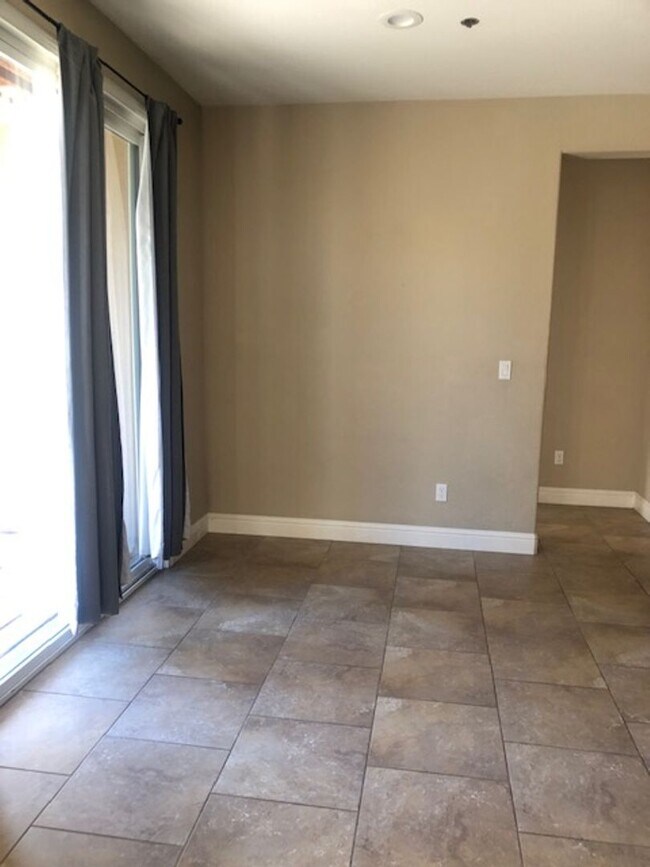 Building Photo - Beautiful Manteca Home in Quiet Neighborhood