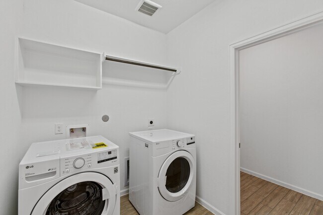 Building Photo - 4131 Balboa Dr