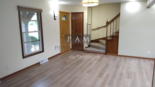 Building Photo - 8249 Imperial Dr