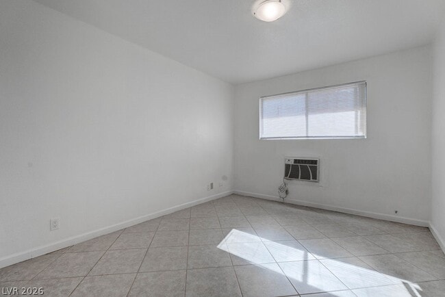 Building Photo - 5396 S Swenson St