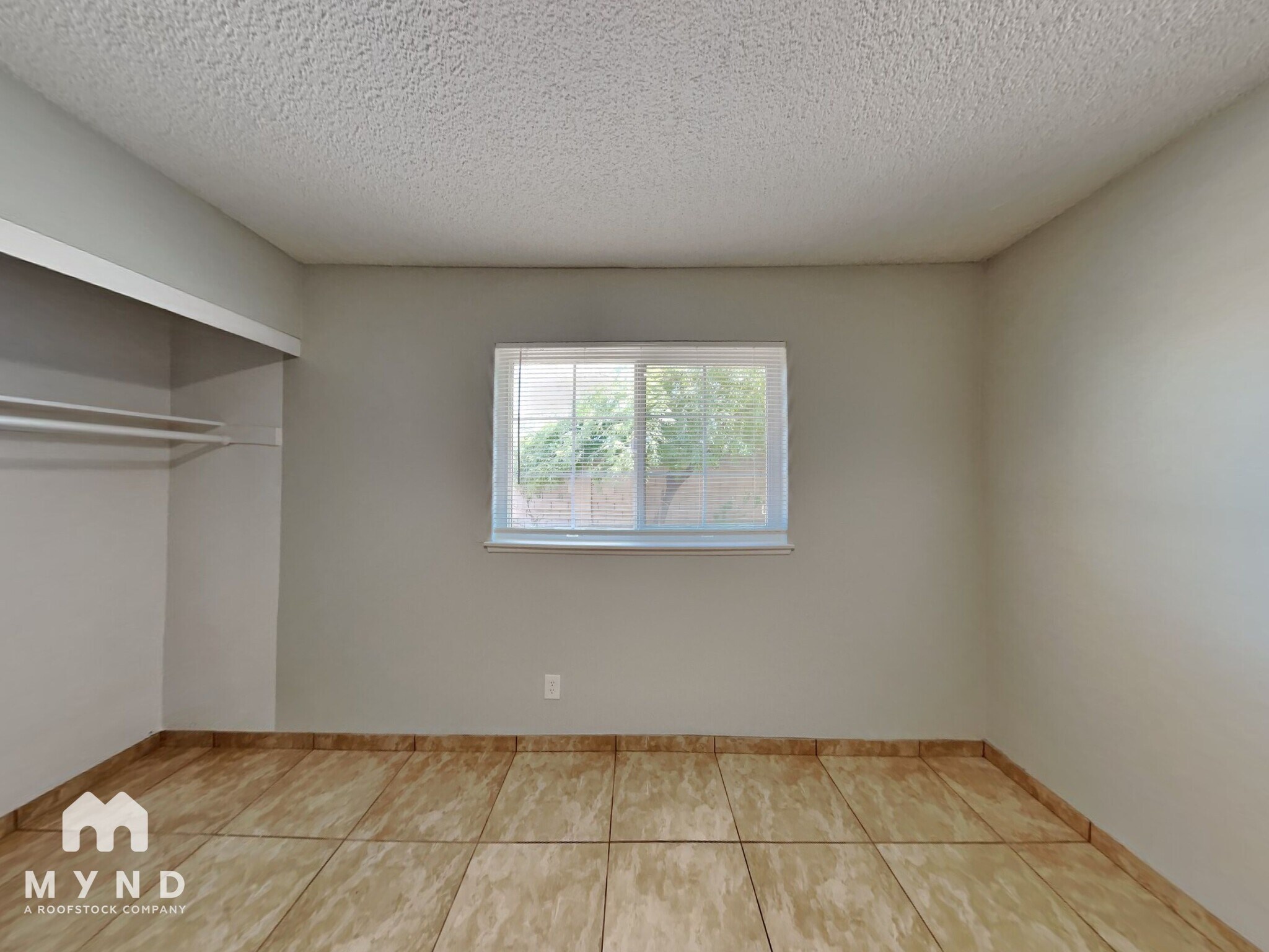 Building Photo - 320 Palo Verde Dr