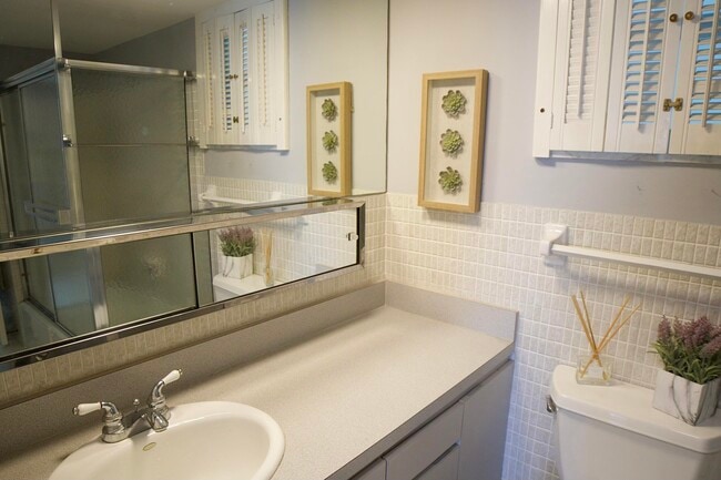 Building Photo - 1610 N Ocean Blvd