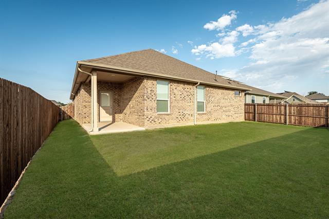 Building Photo - 2205 Redwing Dr