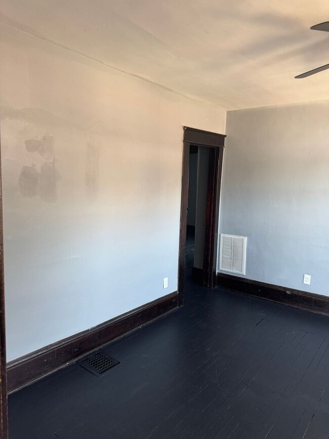 Building Photo - 803 Cranberry St