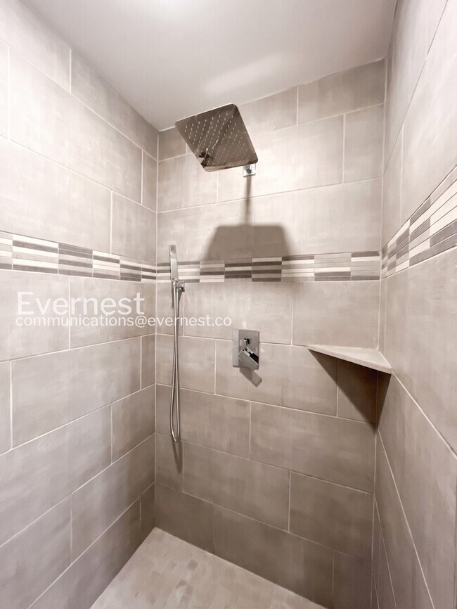 Building Photo - 3-Bed/3-Bath Home/Available Now!