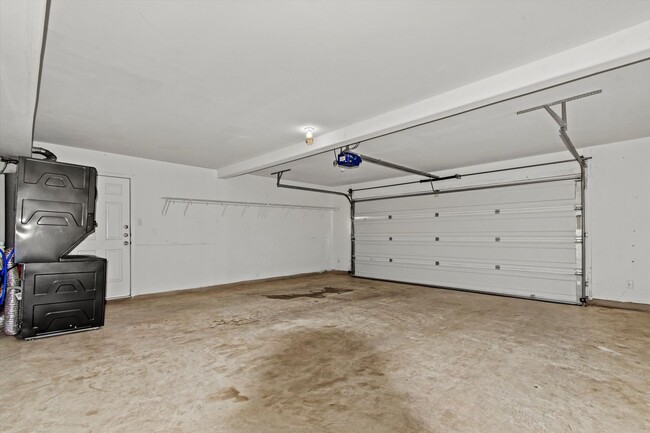 Building Photo - 2 Bedroom 2 Bathroom Duplex in Blanco Rive...