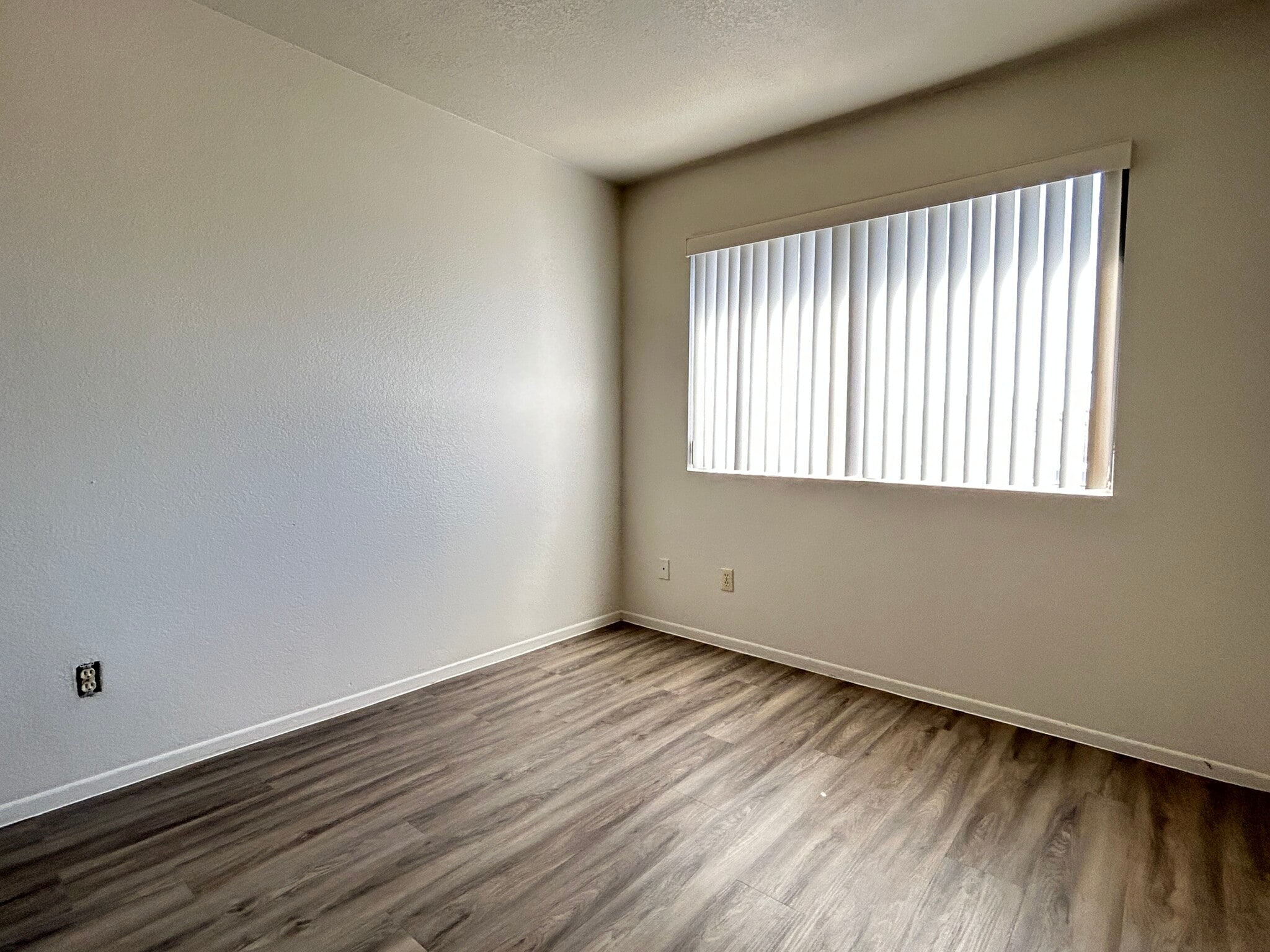 Building Photo - 2986 N Oregon St