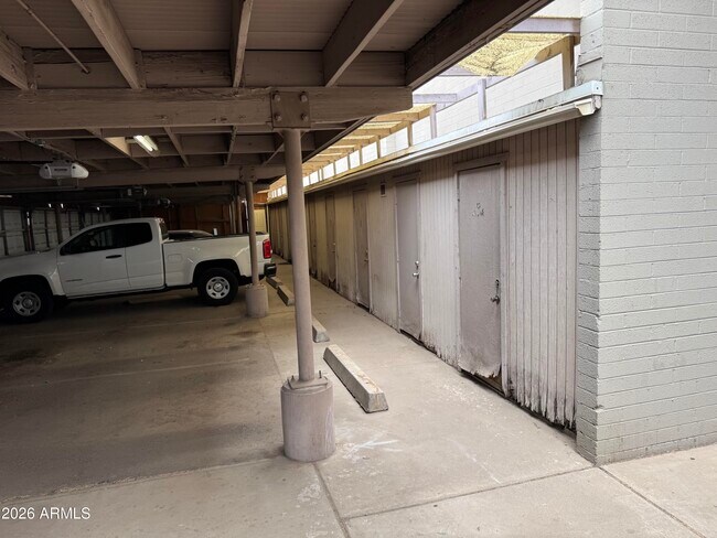 Building Photo - 1816 W Tuckey Ln