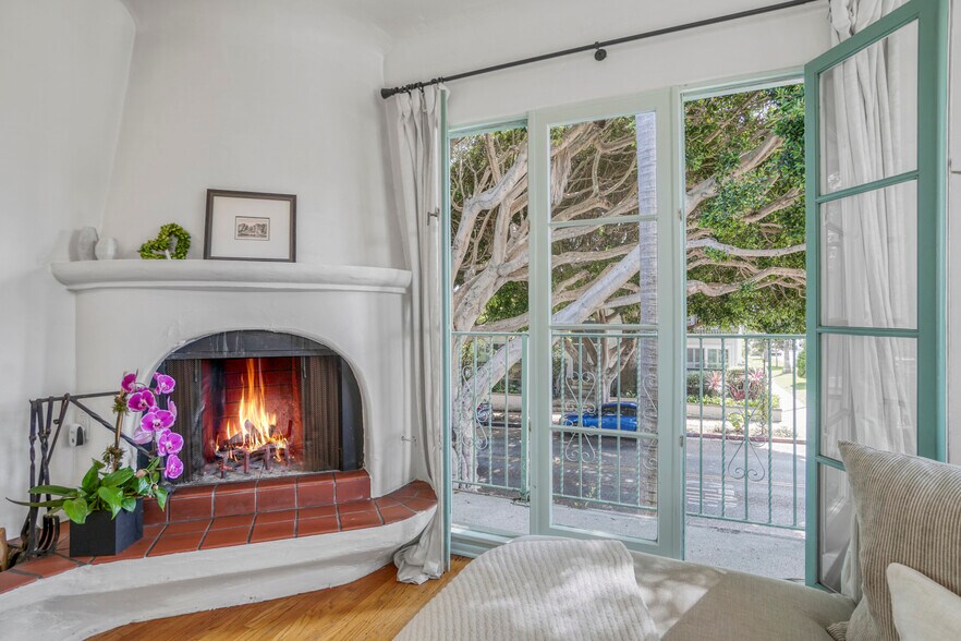 Fireplace - 2000 Washington Ave
