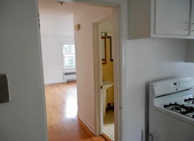 Building Photo - 4912 W Eddy St