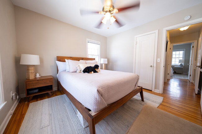 Building Photo - 3957 Ewing Ave S