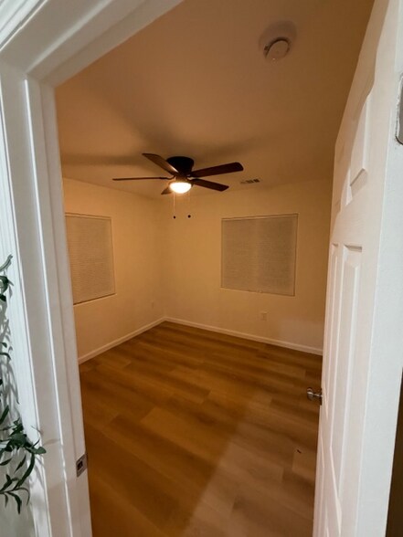 Building Photo - 823 E Cypress St