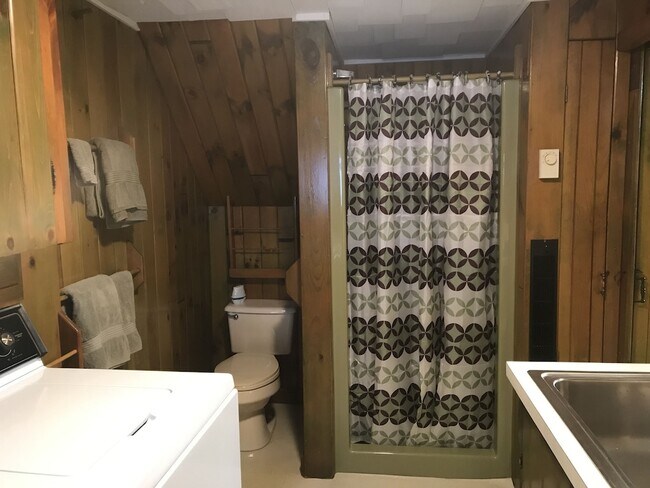 Building Photo - 164 Eddie Martin Rd