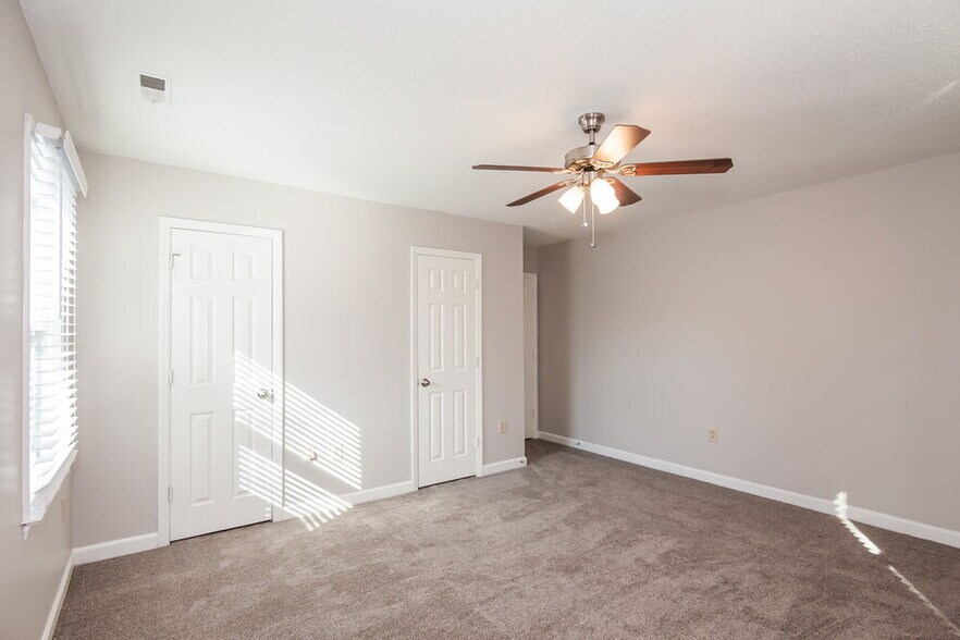 Building Photo - 9313 Fairmead Dr