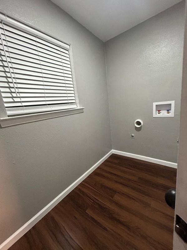 Building Photo - 704 W Pleasantview Dr